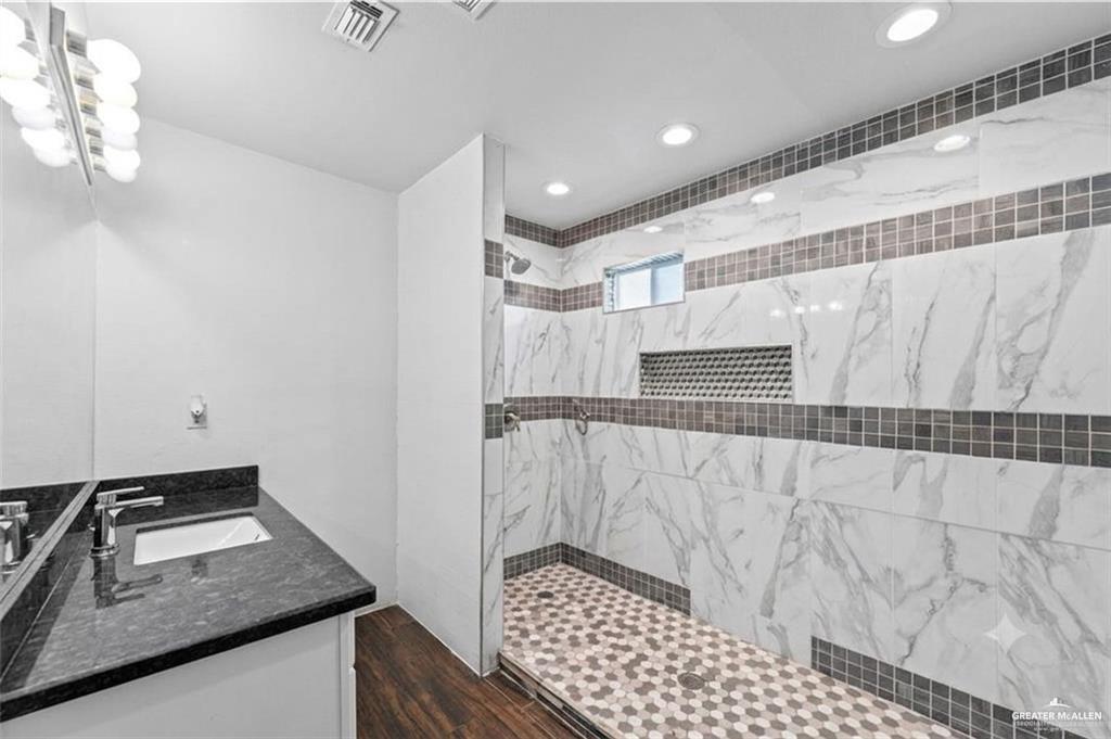Photo 16 of 315 Los Cerritos Circle