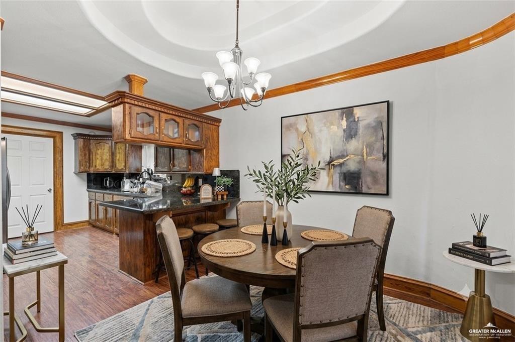 Photo 2 of 315 Los Cerritos Circle