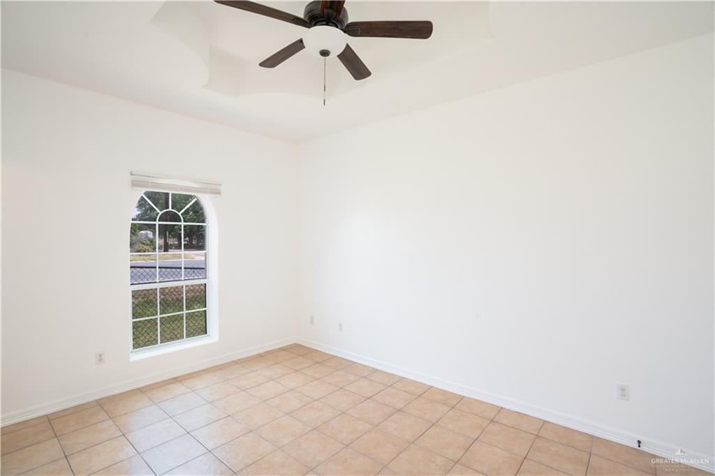 Photo 11 of 604 Buena Vista Drive