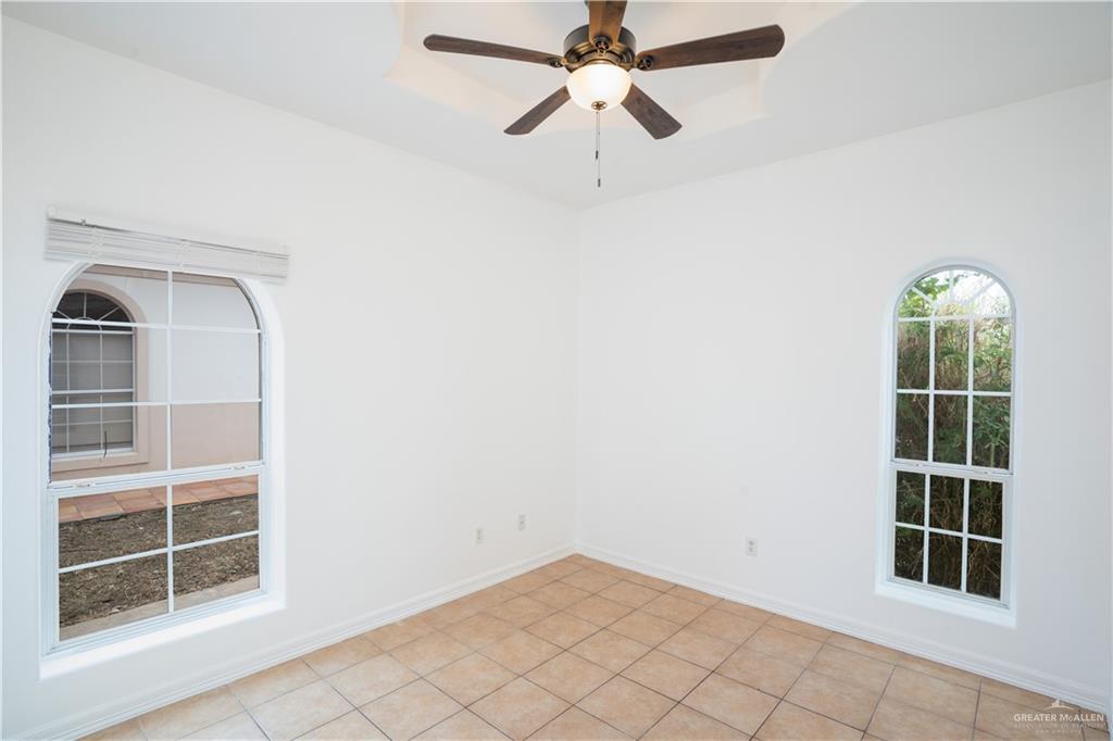 Photo 9 of 604 Buena Vista Drive