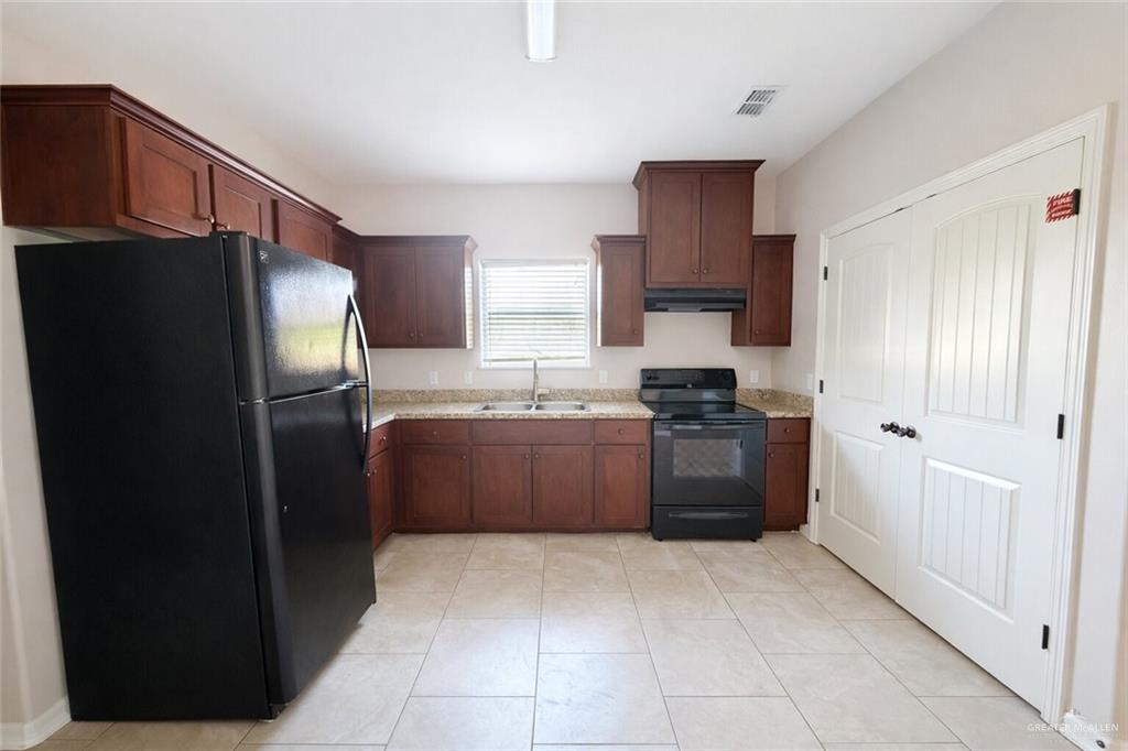 Photo 3 of 610 Linda Street
