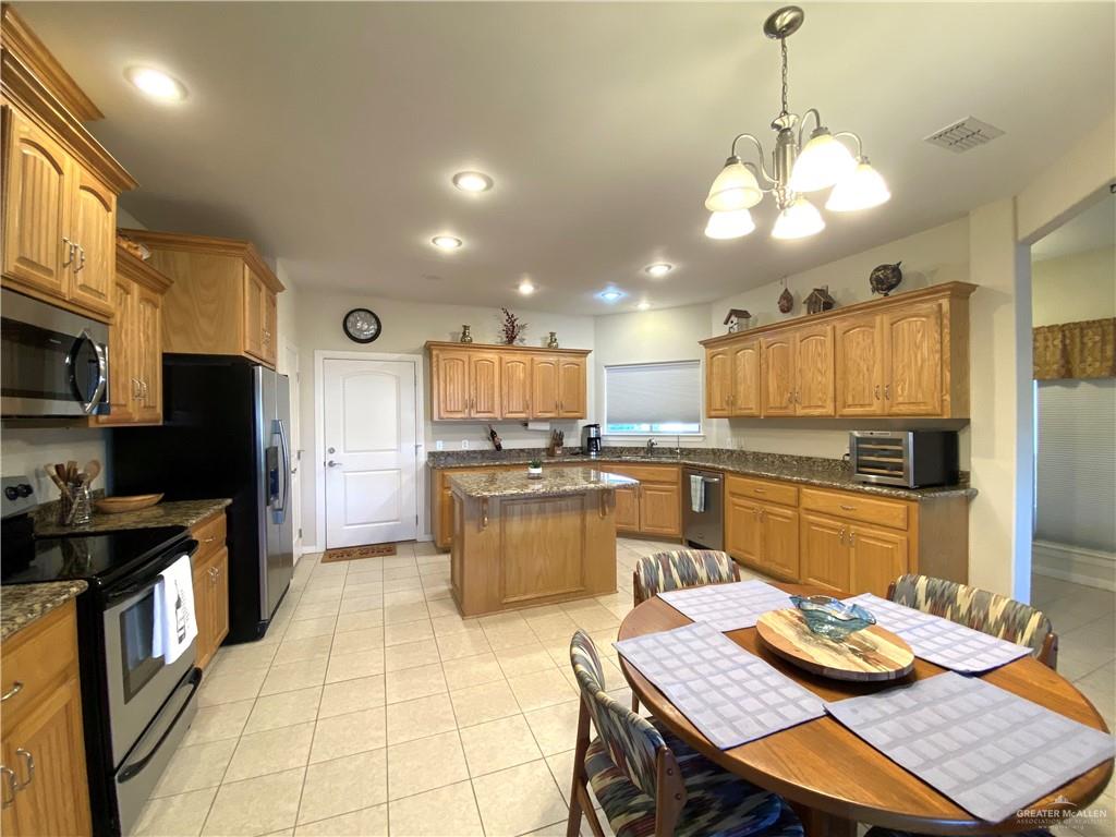 Photo 4 of 3904 Pelican Way