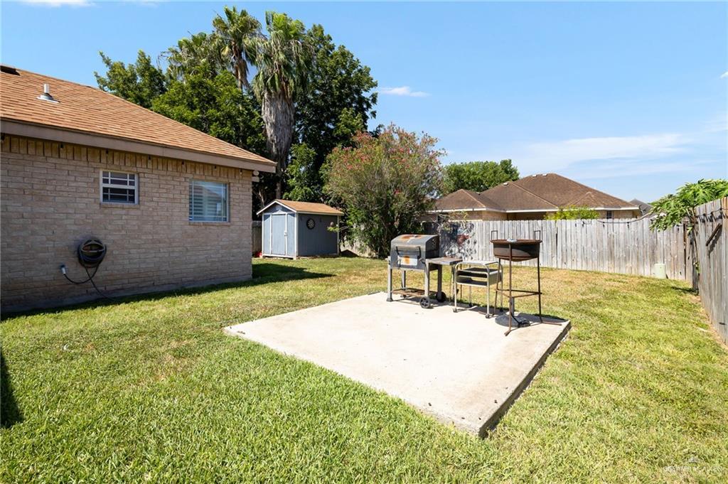 Photo 14 of 1406 La Ciniega Drive