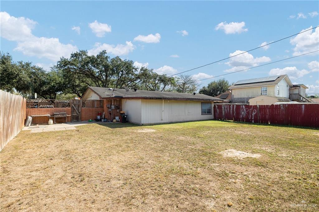 Photo 13 of 1222 Bluebonnet Street