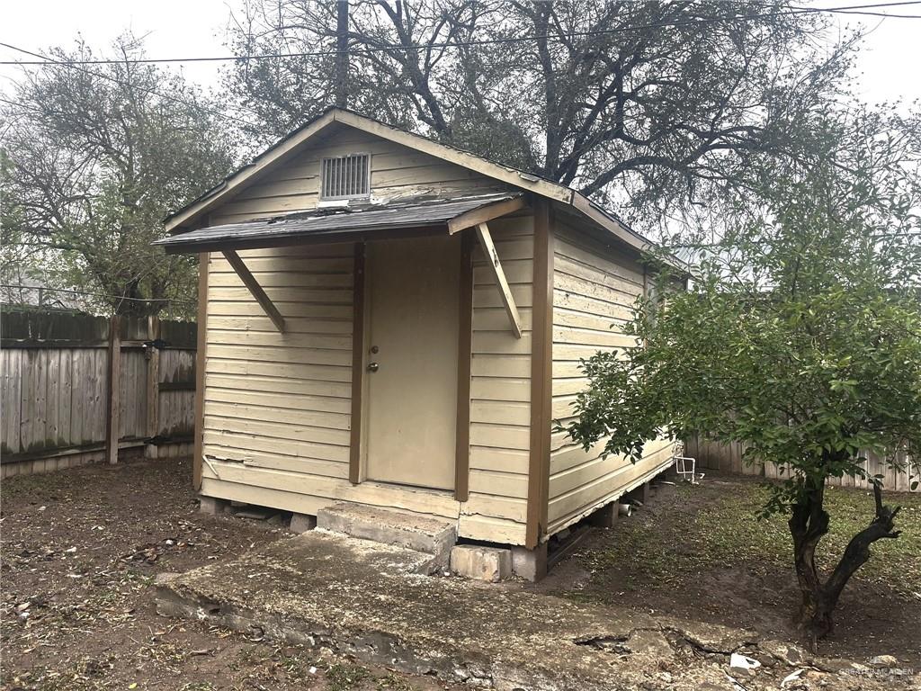 Photo 15 of 1116 Hawk Avenue