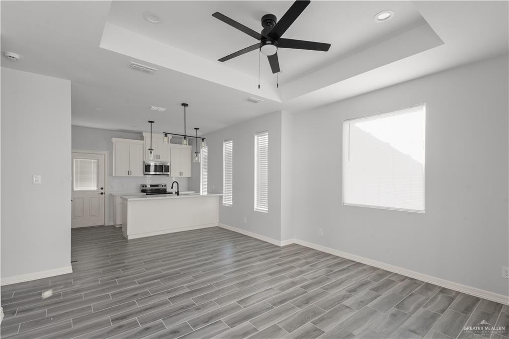 Photo 3 of 504 Emerald Avenue #1