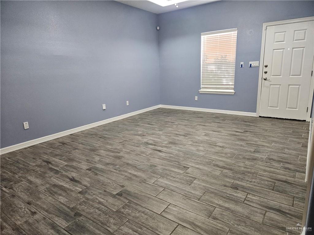 Photo 3 of 4012 Hawthorne Avenue #3
