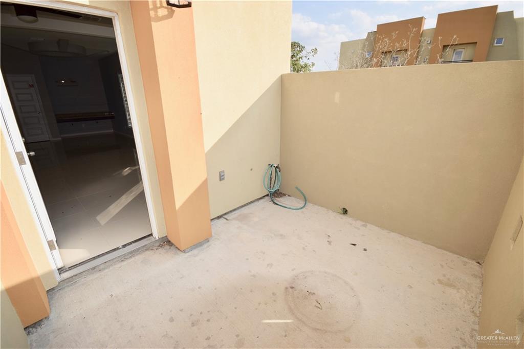 Photo 4 of 1317 Camellia Avenue
