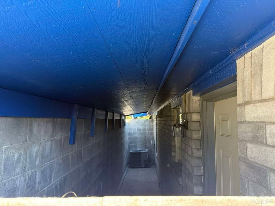 Photo 4 of 209 Bluebonnet Street