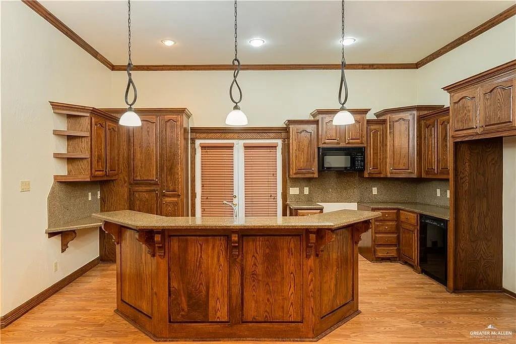 Photo 10 of 2433 7th Street