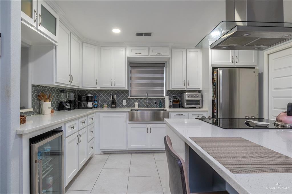 Photo 7 of 131 Hibiscus Avenue