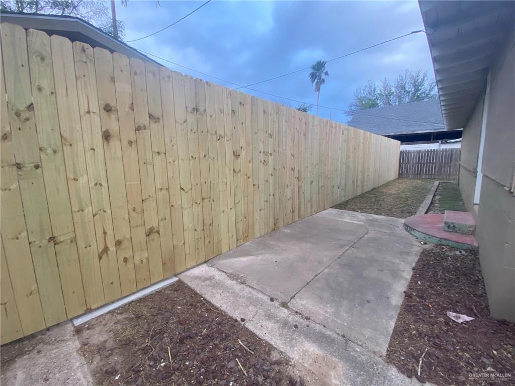Photo 15 of 604 Hackberry Avenue