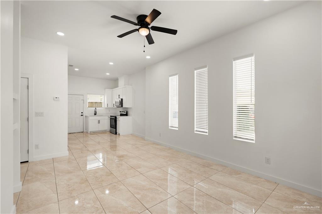 Photo 11 of 412 & 408 Gastel Circle