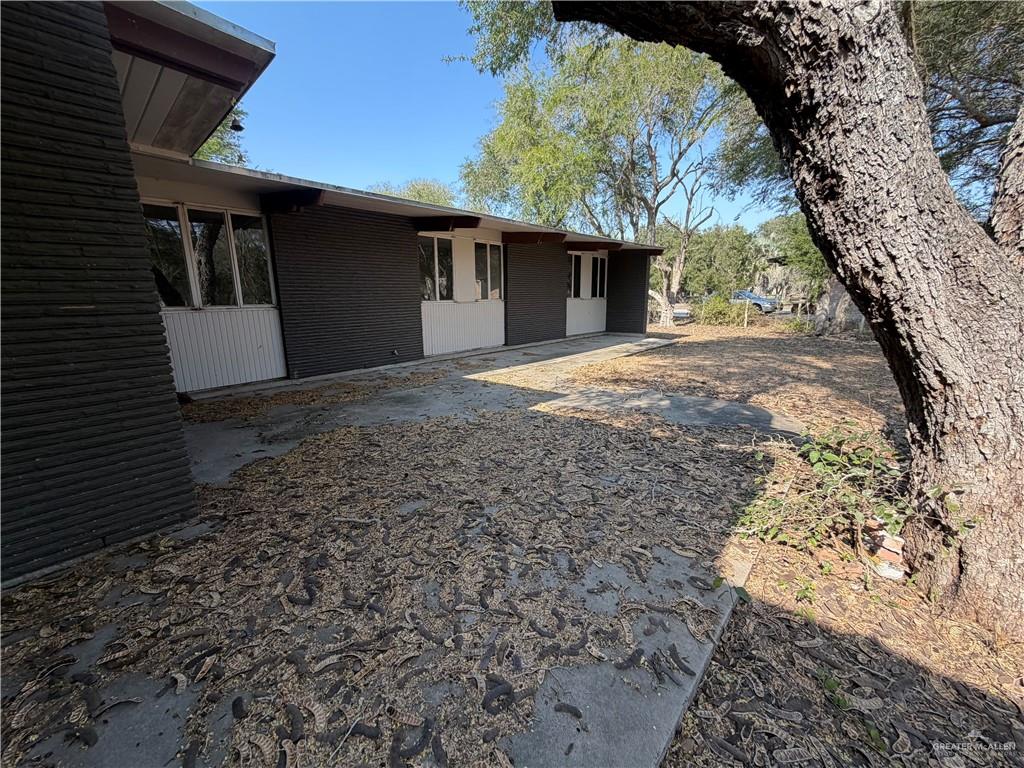 Photo 6 of 1618 Parkwood Drive