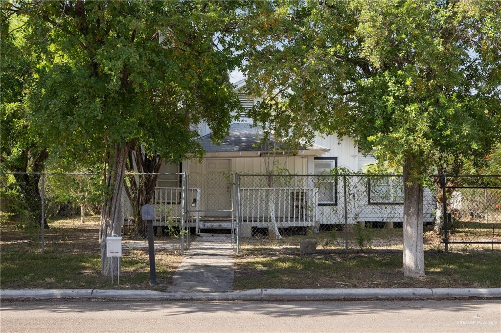 Photo 2 of 221 14th Street
