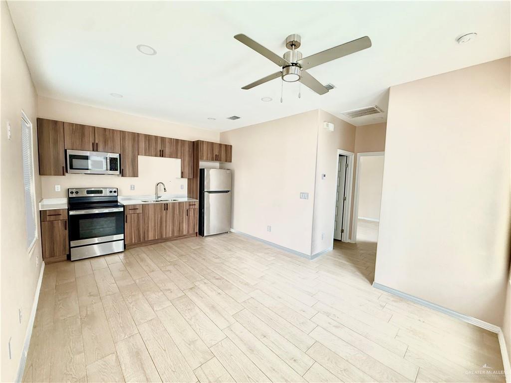 Photo 4 of 3109 Kenwood Street