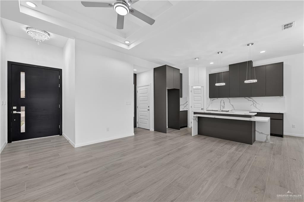 Photo 4 of 1220 Evergreen Avenue