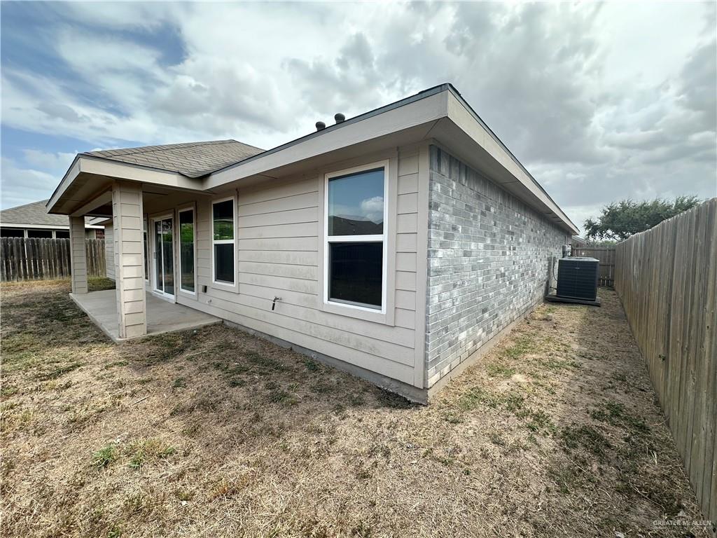 Photo 17 of 2205 Primrose Drive