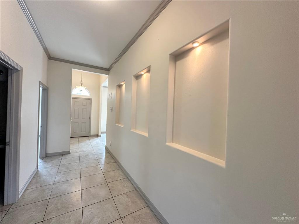 Photo 2 of 2205 Primrose Drive