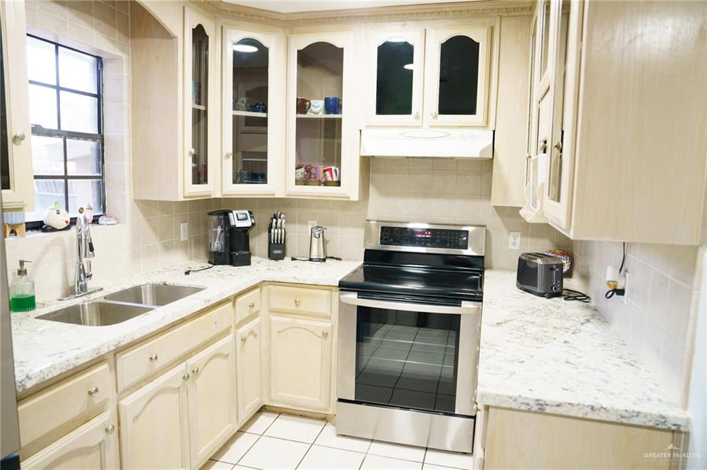 Photo 6 of 1511 Barnes Street