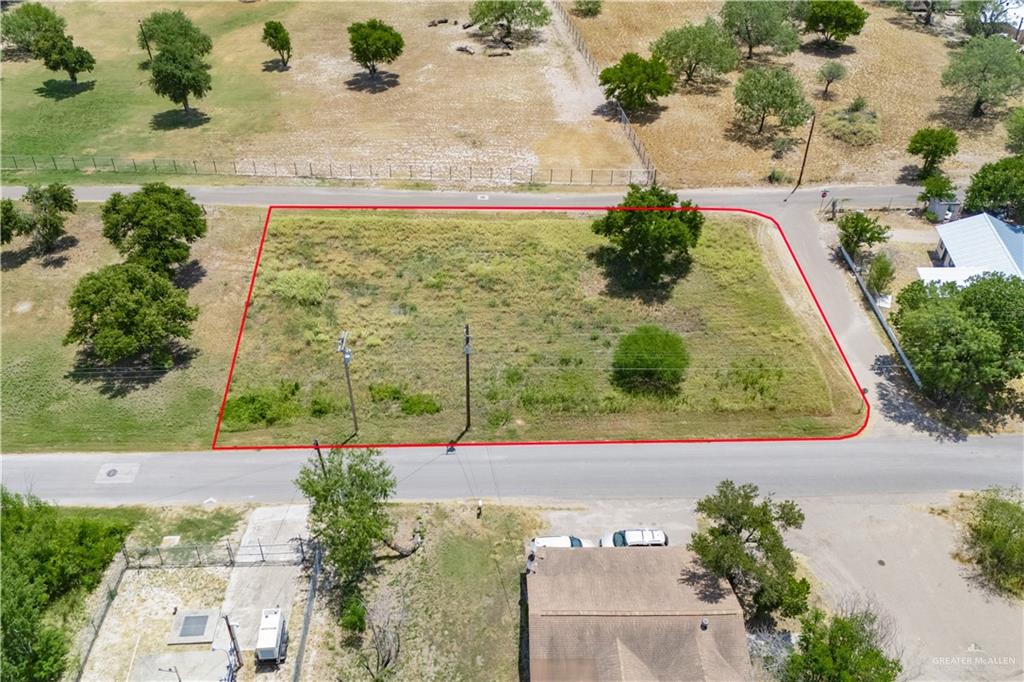 Photo 2 of 931 Garza Avenue