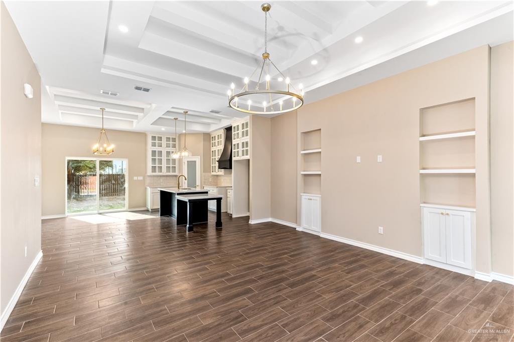 Photo 3 of 2300 Crimson Avenue