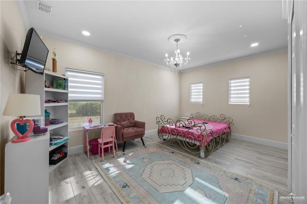 Photo 13 of 1404 Strawberry Hill Street