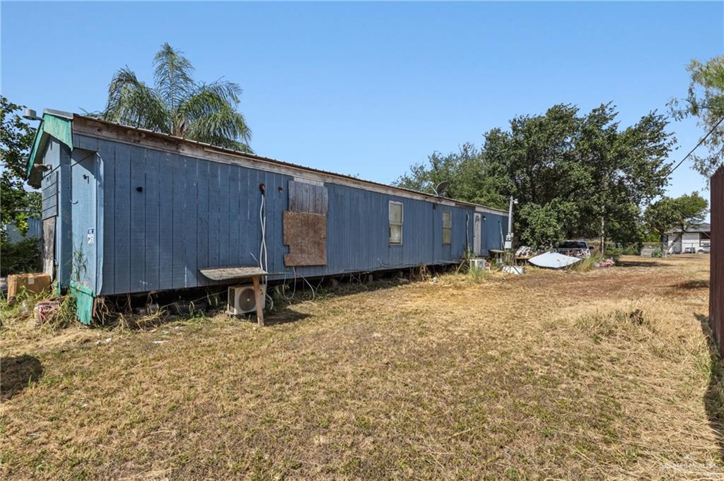 Photo 3 of 1606 Coconut Palm Avenue