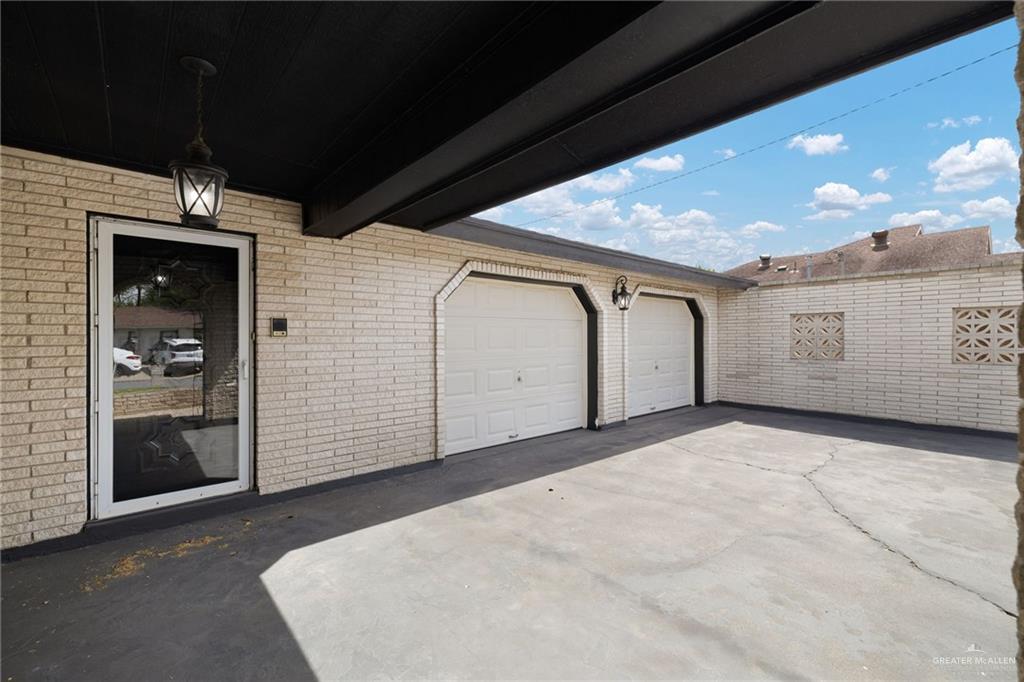 Photo 17 of 2409 Camellia Avenue