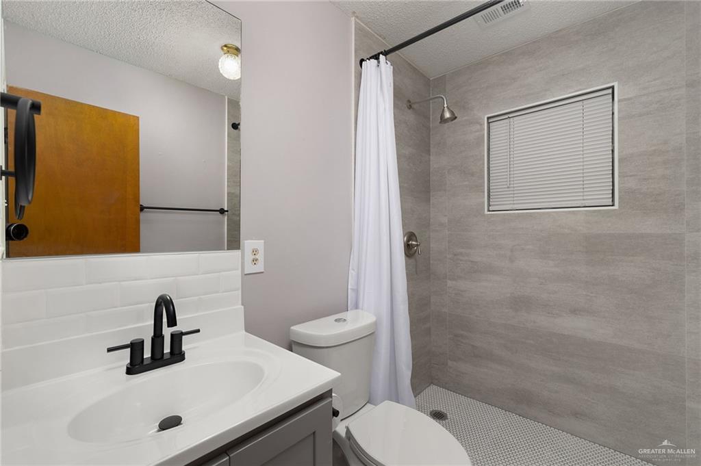 Photo 9 of 2409 Camellia Avenue