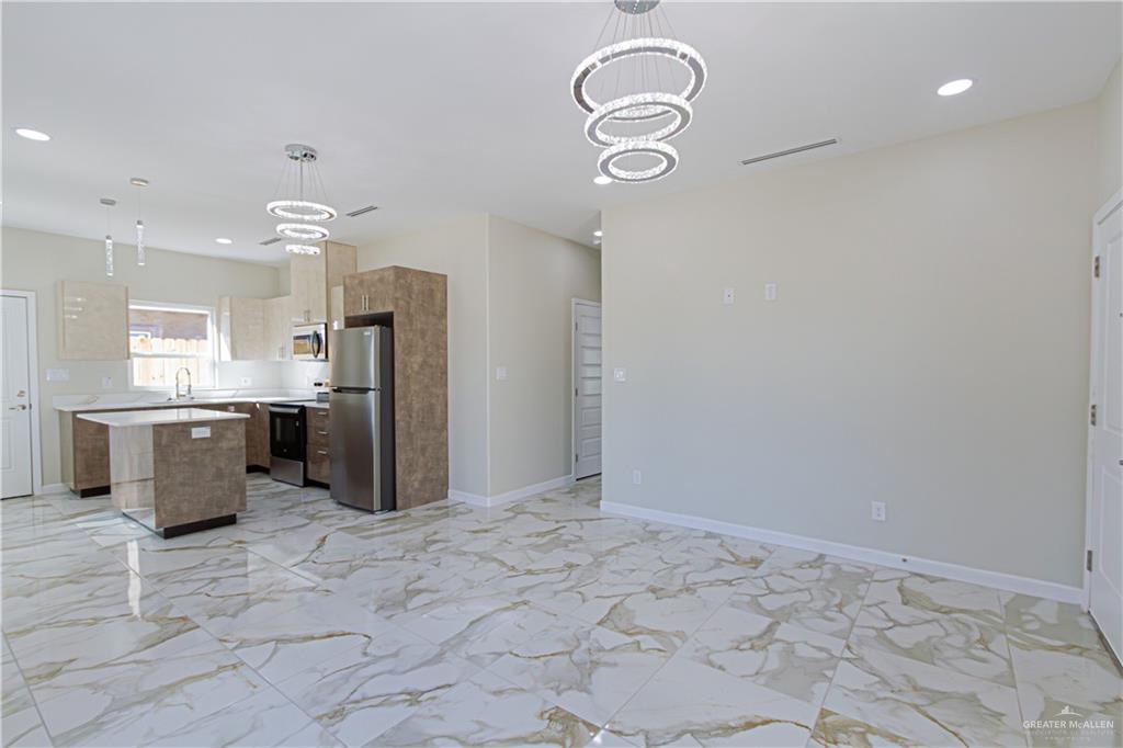 Photo 3 of 404 Emerald Avenue #2