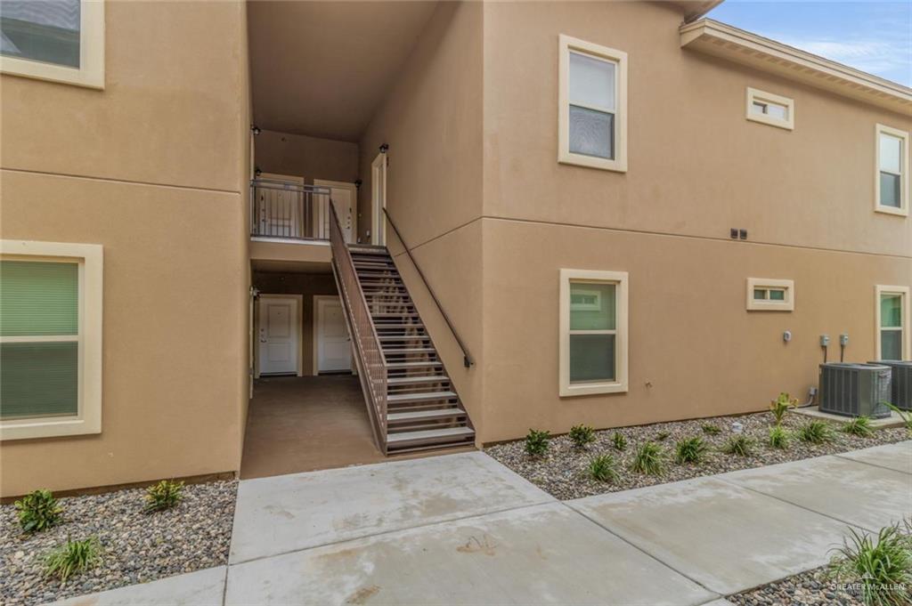 Photo 2 of 900 Redbud Avenue #16A2