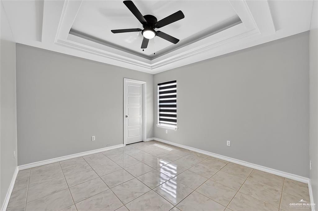 Photo 11 of 404 Royal Drive
