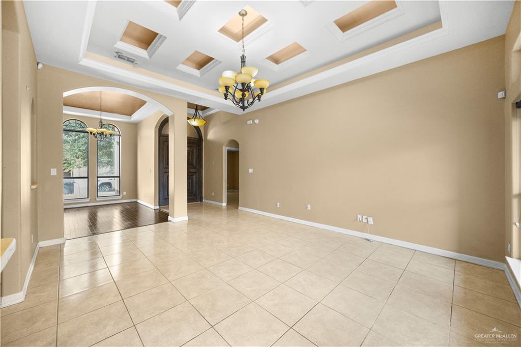 Photo 7 of 4805 La Vista Avenue