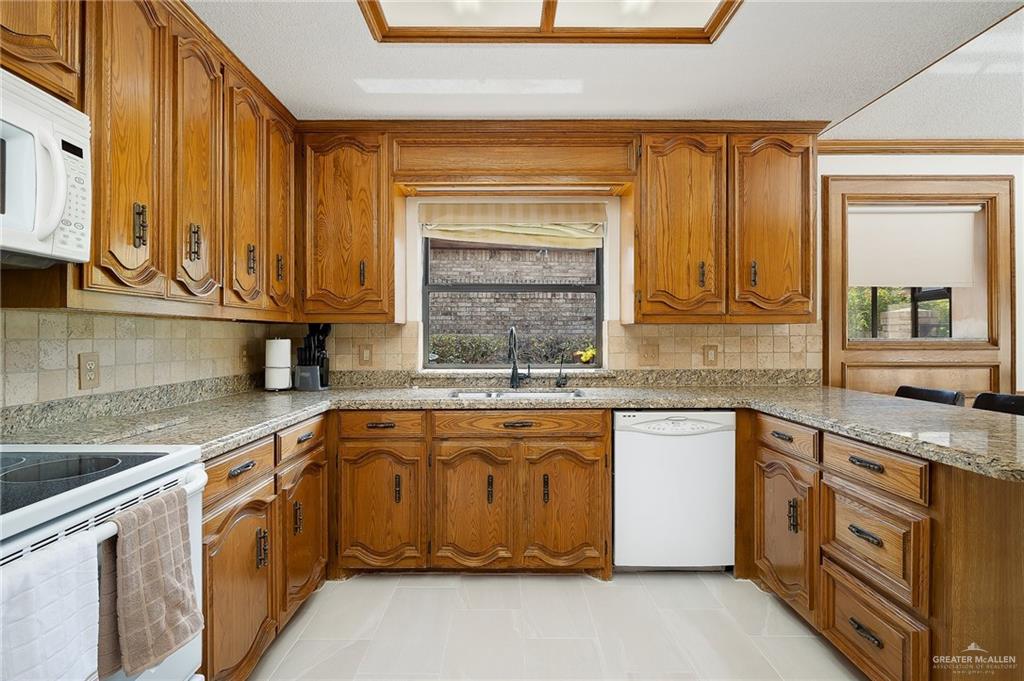 Photo 11 of 812 Rio Grande Drive