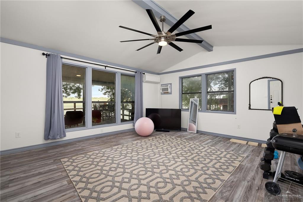 Photo 7 of 8406 Lago Vista Drive