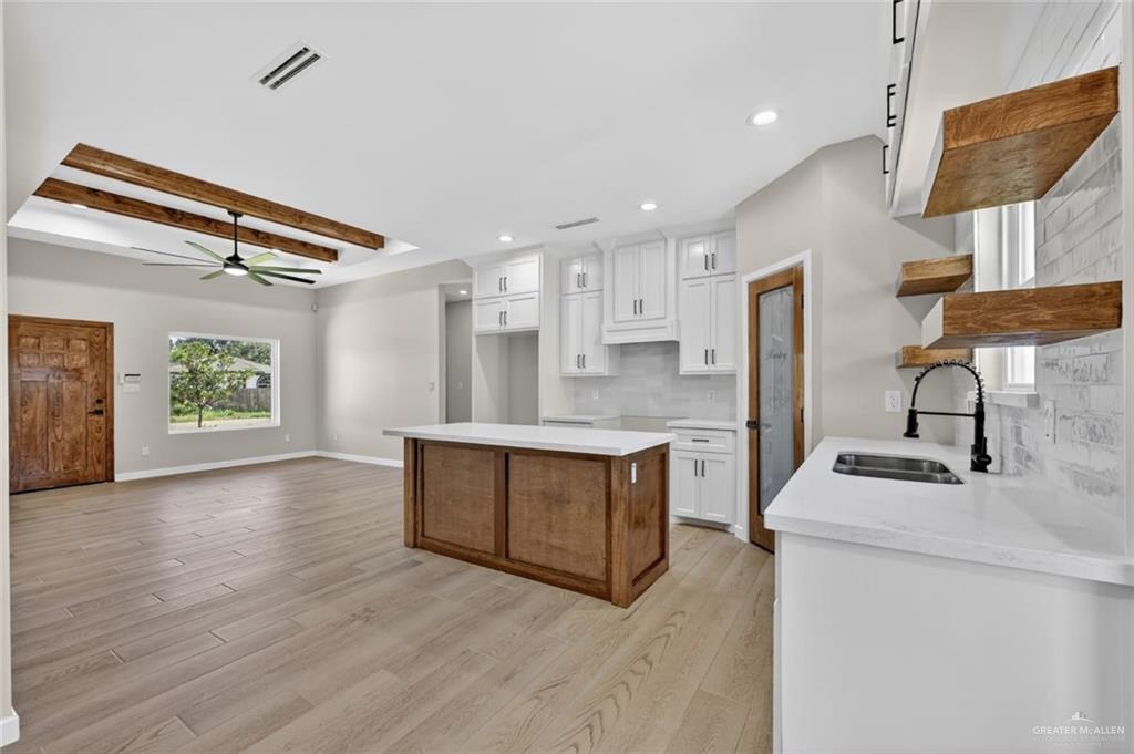 Photo 6 of 910 Trinity Street