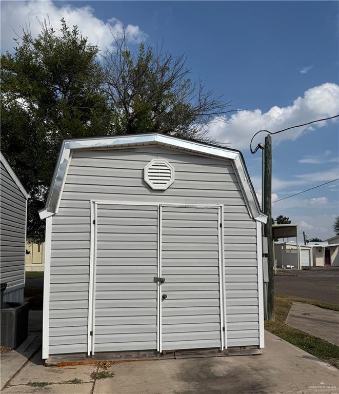 Photo 25 of 2030 Loker Street