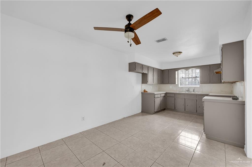 Photo 16 of 839 La Circle