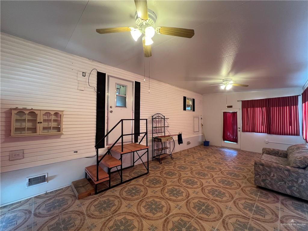 Photo 14 of 98 Lampshire Avenue