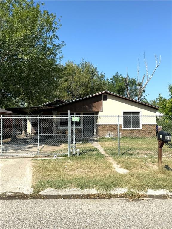 Photo 2 of 1017 Saltillo Street