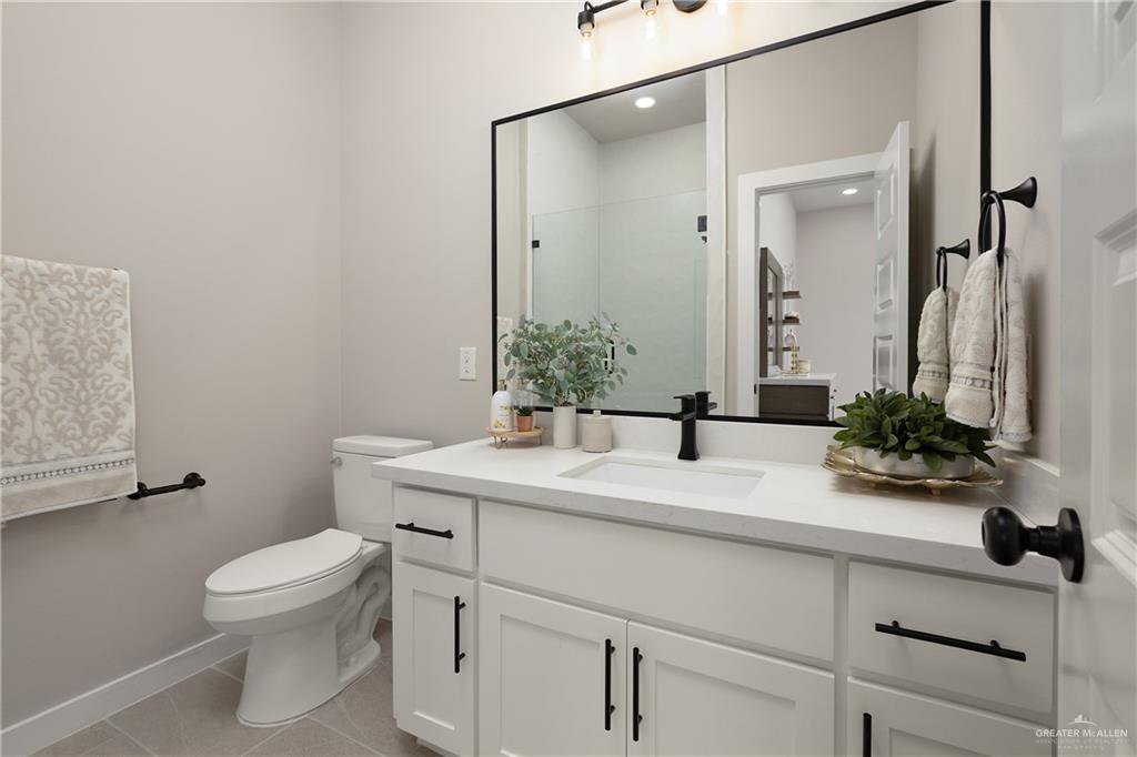 Photo 7 of 2401 Zinnia Street