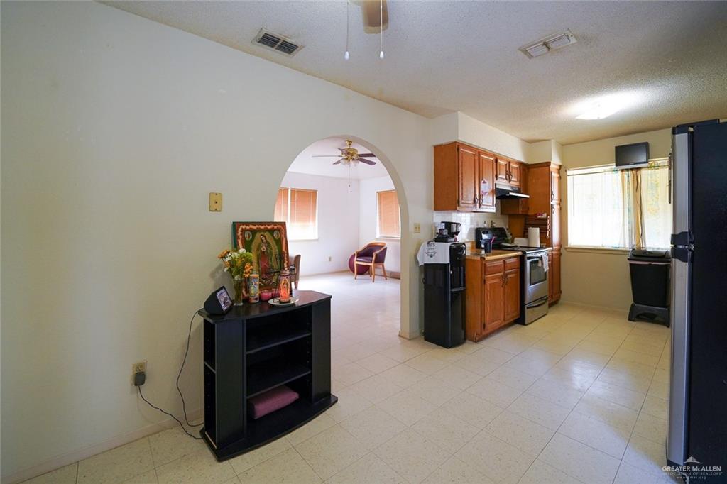 Photo 14 of 2803 Minnie Avenue