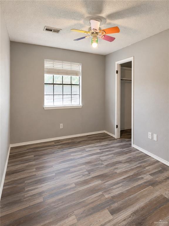 Photo 7 of 2423 Live Oak Street