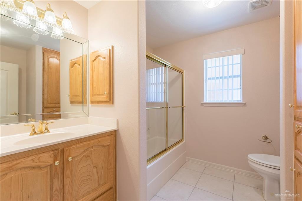 Photo 11 of 112 Saturn Street