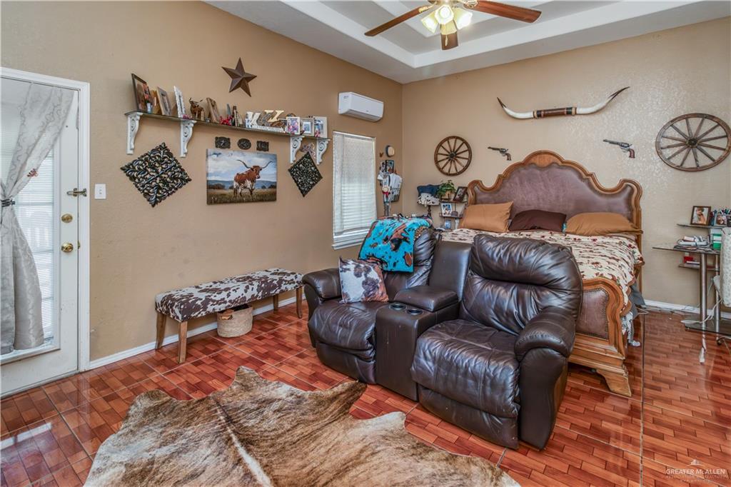 Photo 9 of 1405 La Ciniega Drive