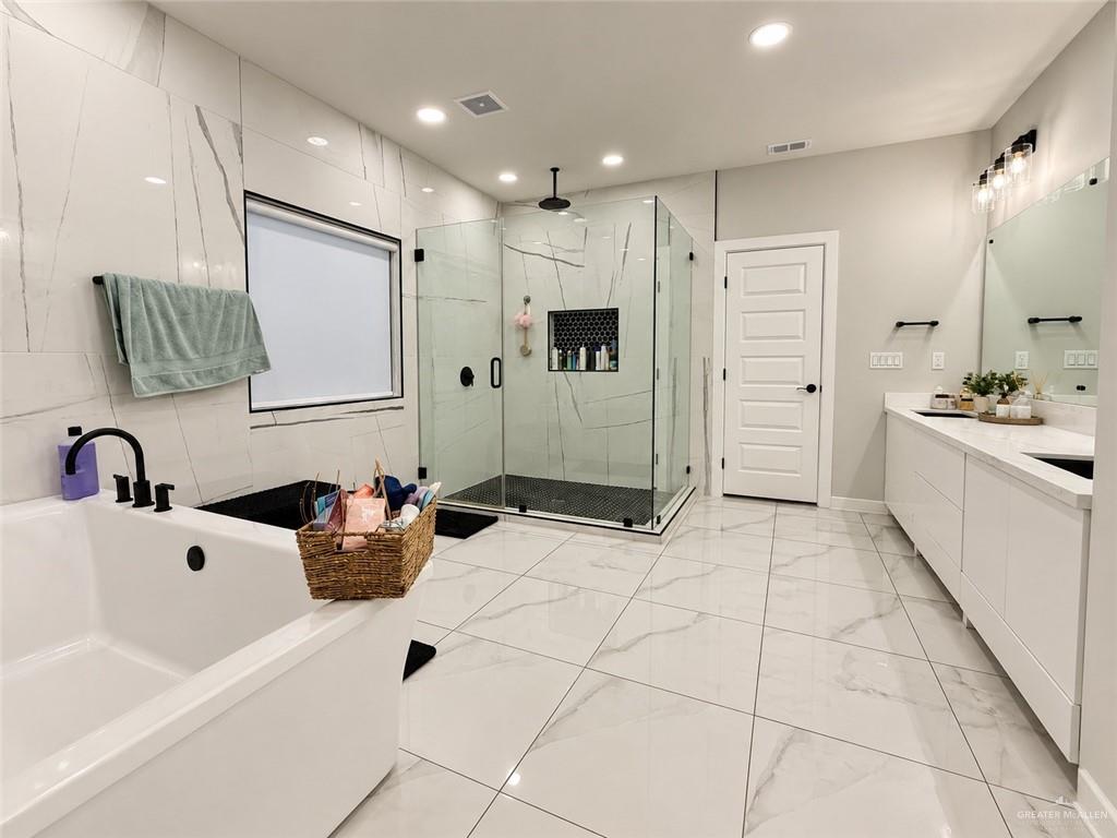 Photo 12 of 2118 Clearwater Street