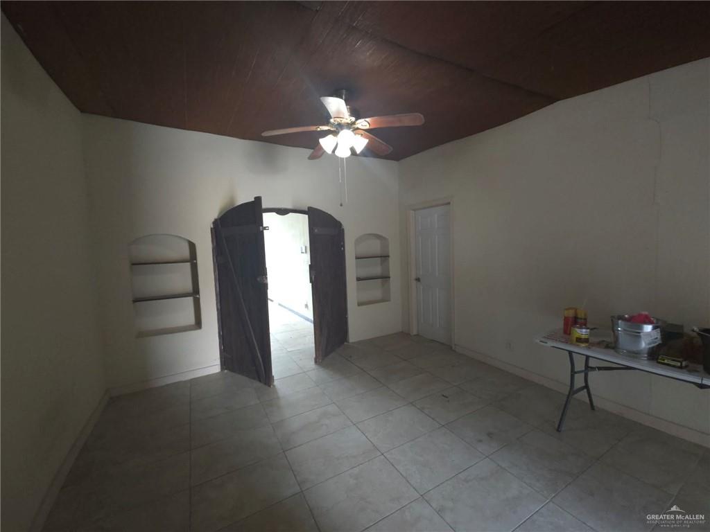 Photo 15 of 1093 Sam Houston Boulevard