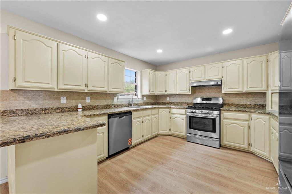Photo 6 of 716 Bugambilia Avenue