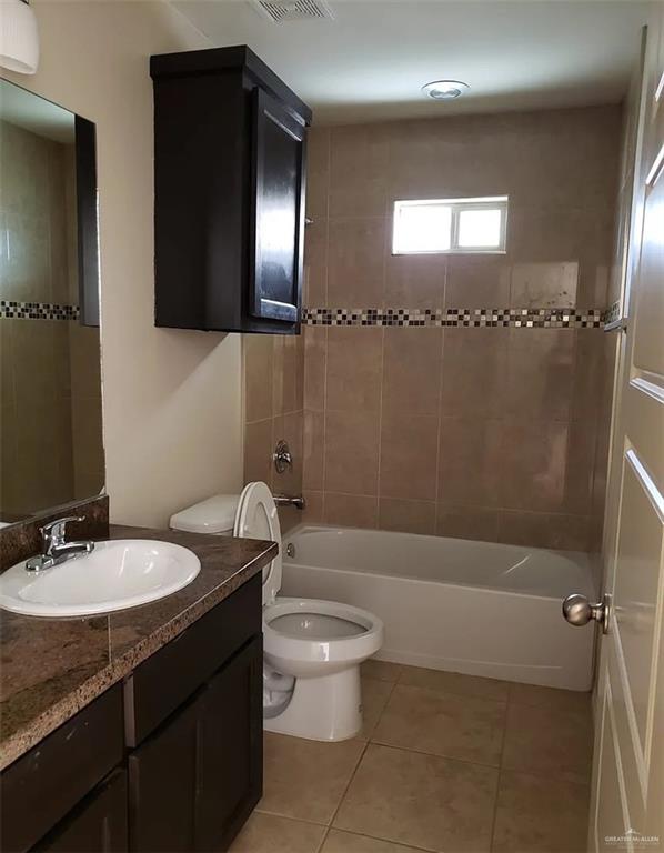 Photo 4 of 2204 Taxco Court #3